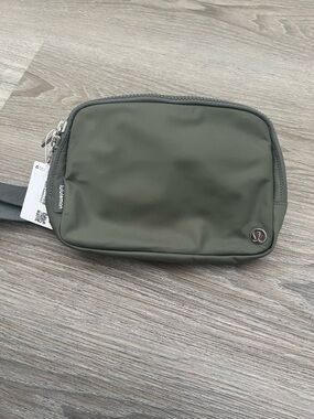 lululemon athletica everywhere Belt Bag
